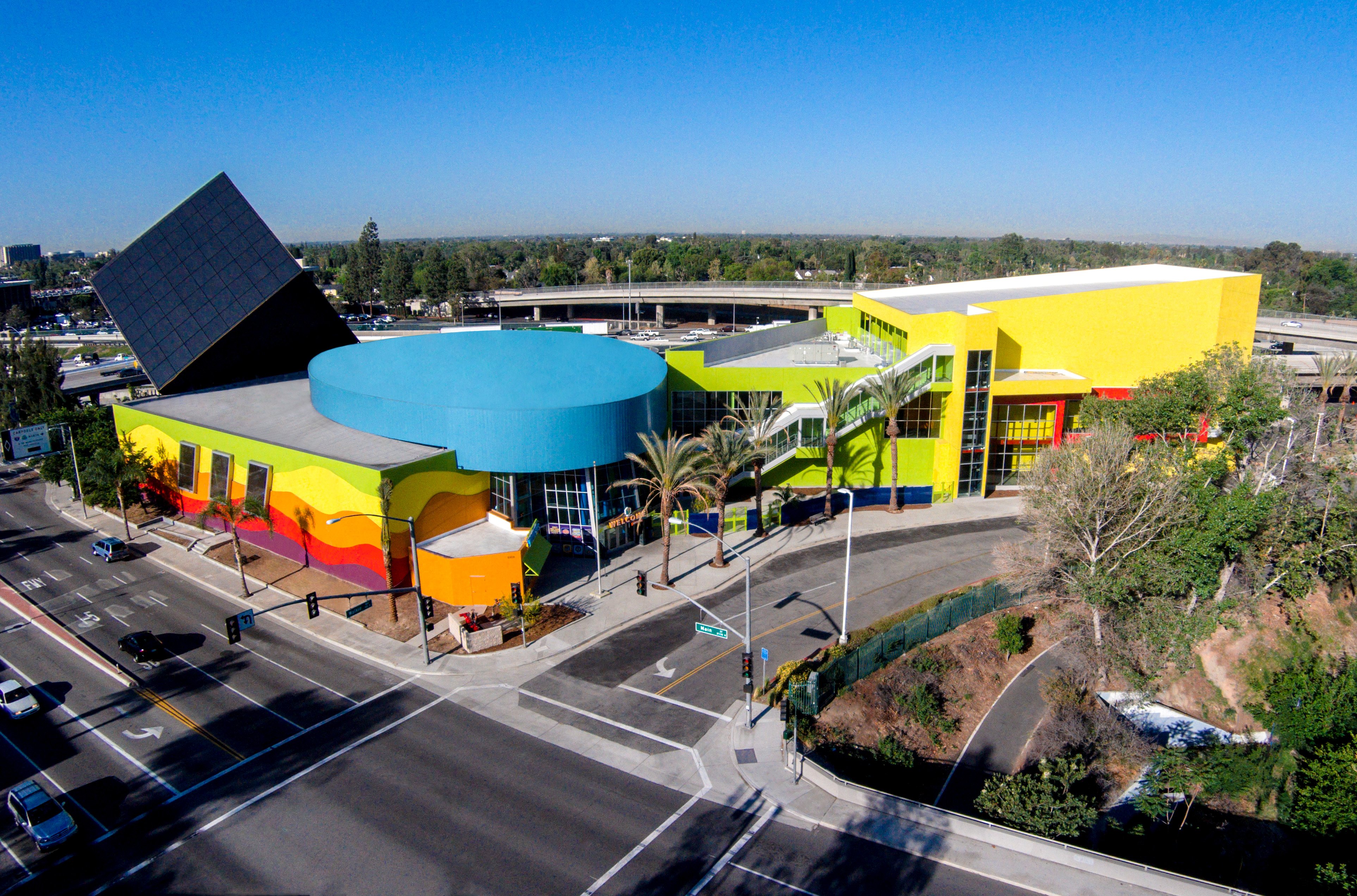 Original OCDIR directory artwork for Discovery Cube Orange County — not a business photograph