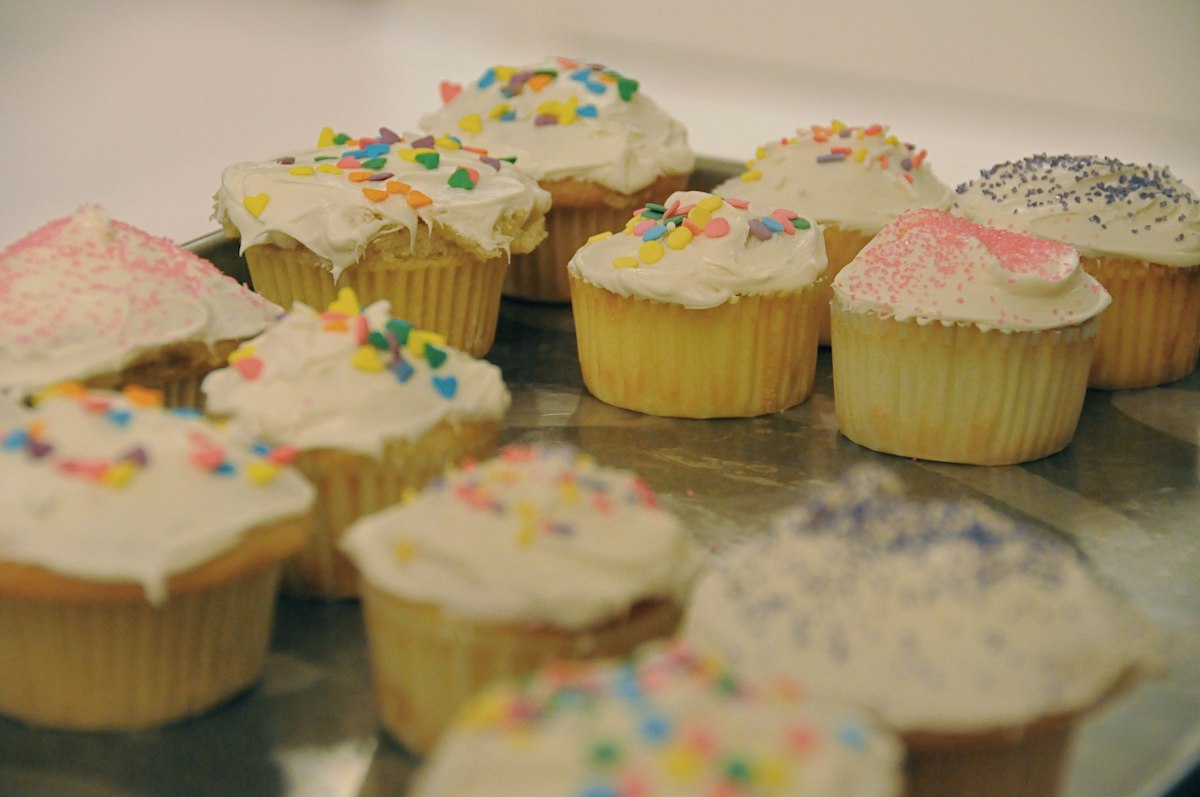 Original OCDIR directory artwork for Sweet House Bakery — not a business photograph