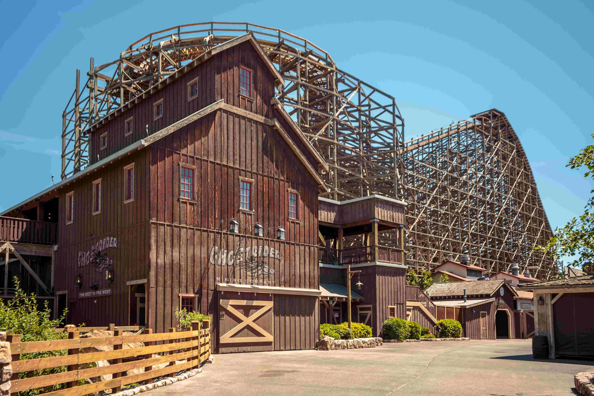 Original OCDIR directory artwork for Knott’s Berry Farm — not a business photograph